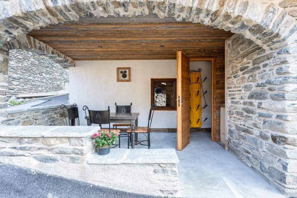 Property building, Living room