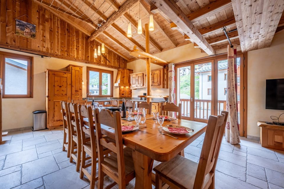 Property building, Living room