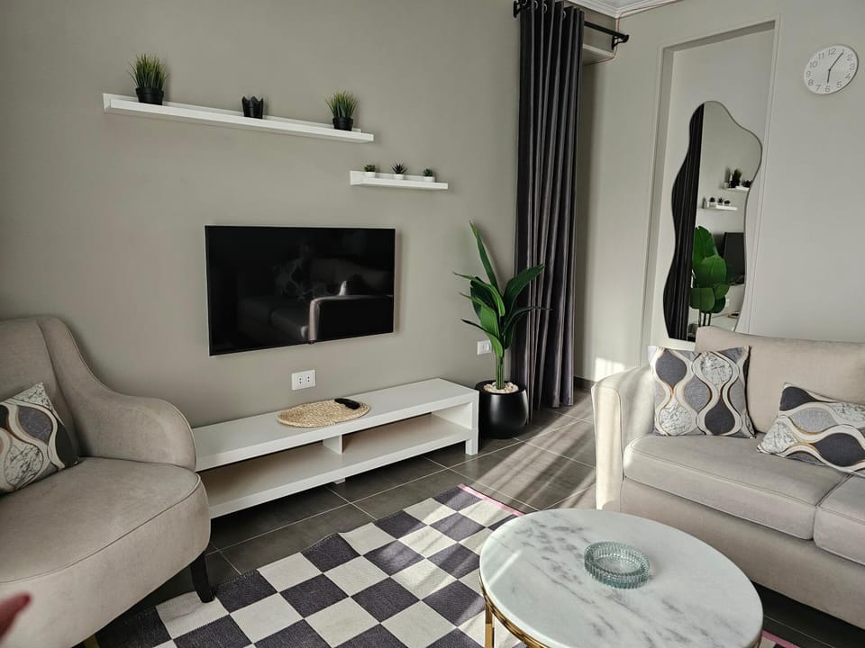 Cozy apartment 2BR ultra modern furnished with apanoramic view in 12th floor with all facilities to make your stay perfect شقة فندقية الترا مودرن بالطابق ال 12 بمنطقة سراى القبة بإطلالة رائعة على قصر القبة بها جميع الاحتياجات لتجعل اقامتك رائعة ومميزة Apartment in Egypt