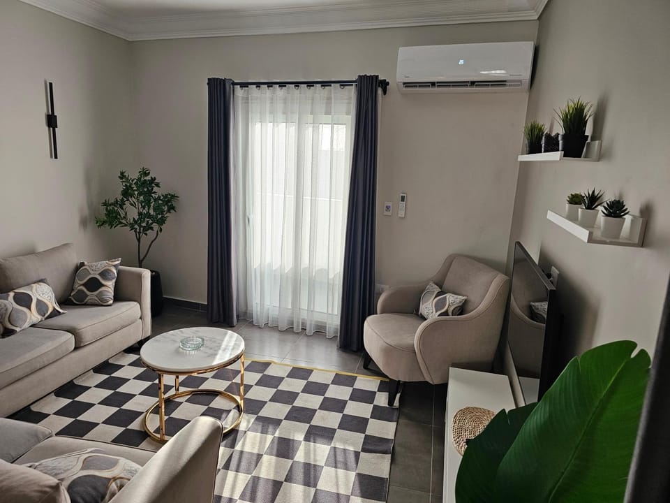 Cozy apartment 2BR ultra modern furnished with apanoramic view in 12th floor with all facilities to make your stay perfect شقة فندقية الترا مودرن بالطابق ال 12 بمنطقة سراى القبة بإطلالة رائعة على قصر القبة بها جميع الاحتياجات لتجعل اقامتك رائعة ومميزة Apartment in Egypt