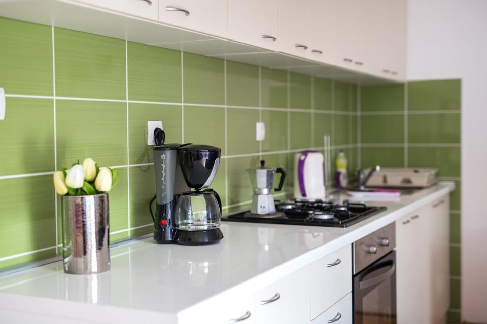 Coffee/tea facilities, Kitchen or kitchenette