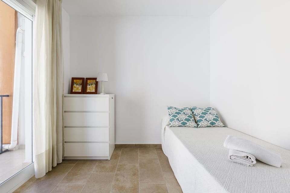 A&N Central Beach Walk Family Apartment with Terraza Apartment in Torre del Mar