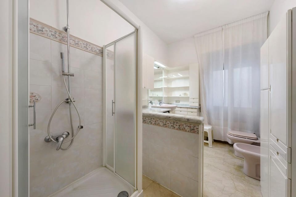 Bathroom, Living room