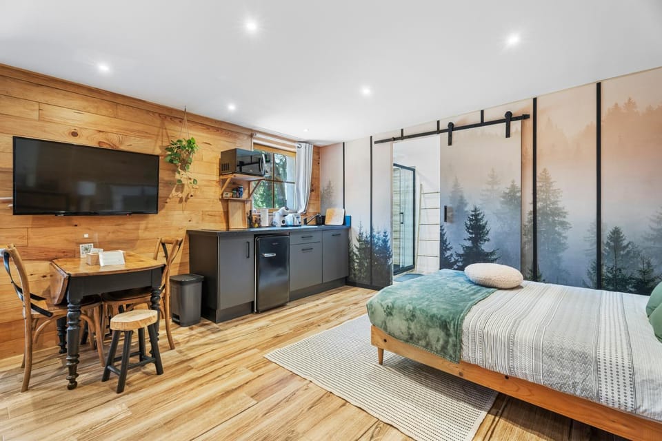 Living room, Bedroom