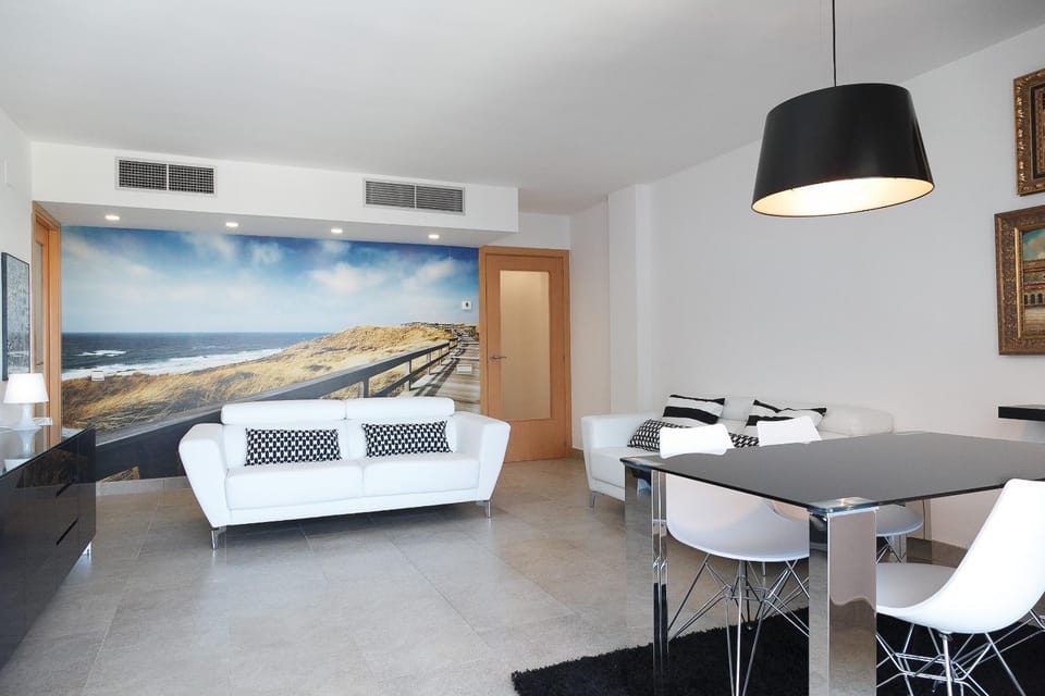 Living room, Dining area, air conditioner