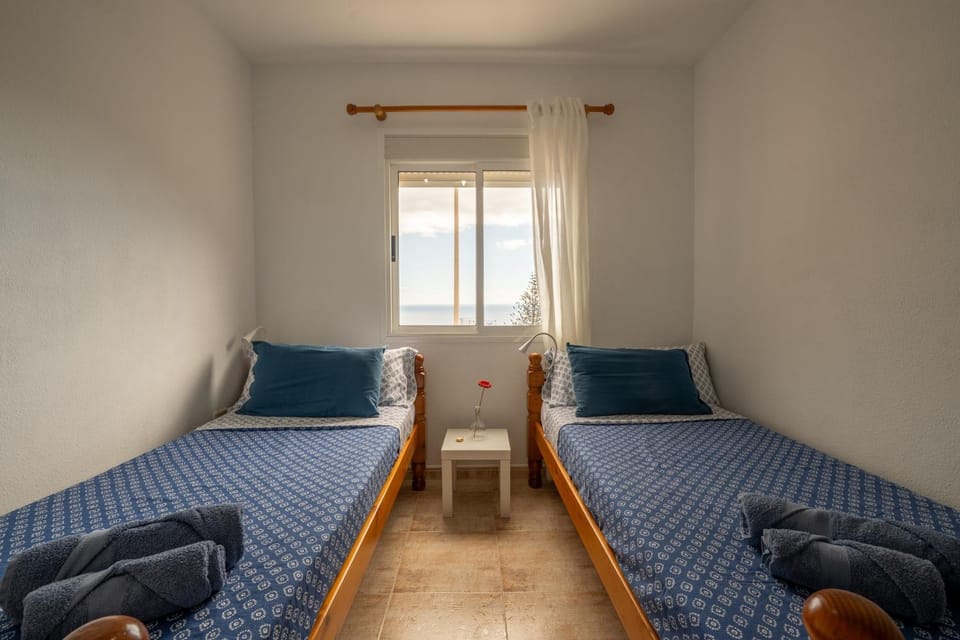 3BR Chalet Valley Moon-Seaviews, Terrace & Parking House in La Palma