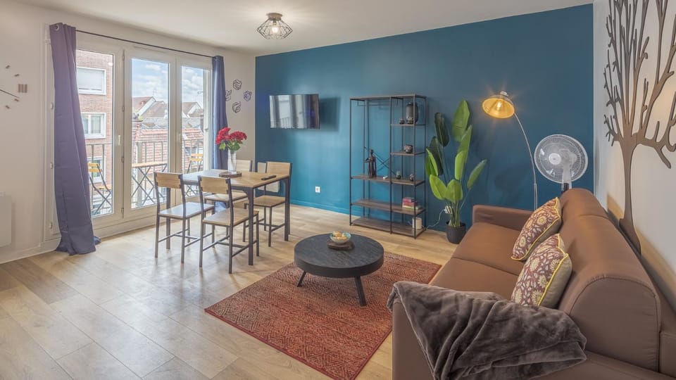TV and multimedia, Living room, Dining area