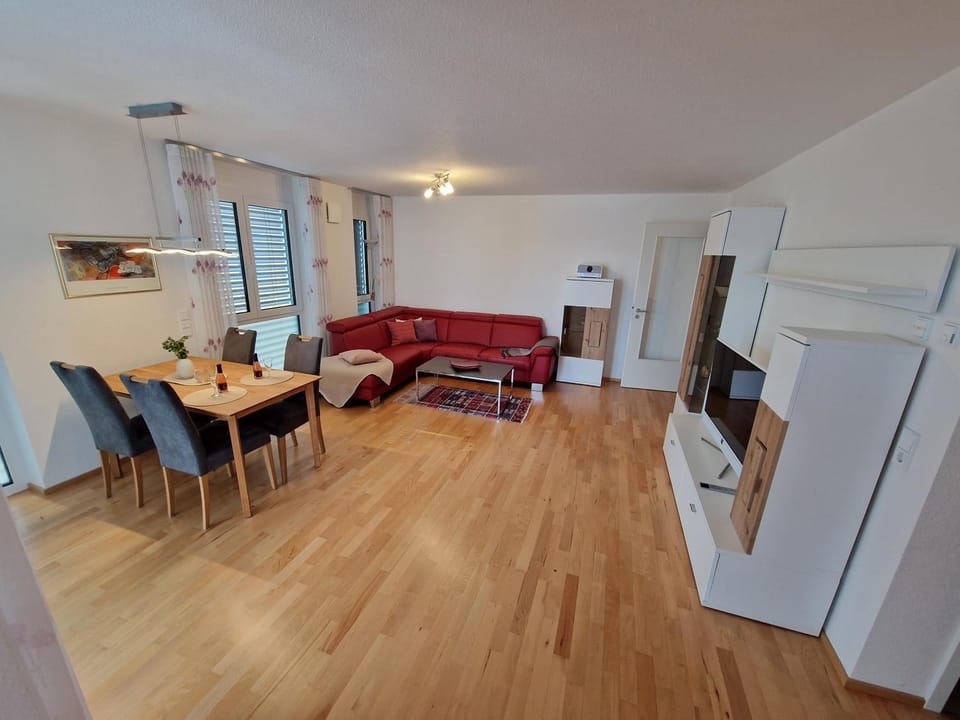 TV and multimedia, Living room, Dining area