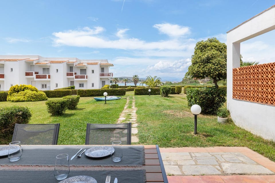 Garden, Dining area