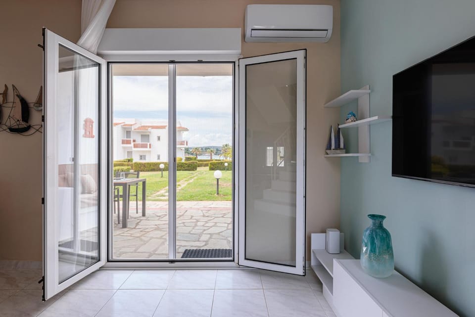 TV and multimedia, View (from property/room), Balcony/Terrace, air conditioner