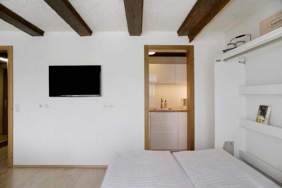 Living room, Bedroom