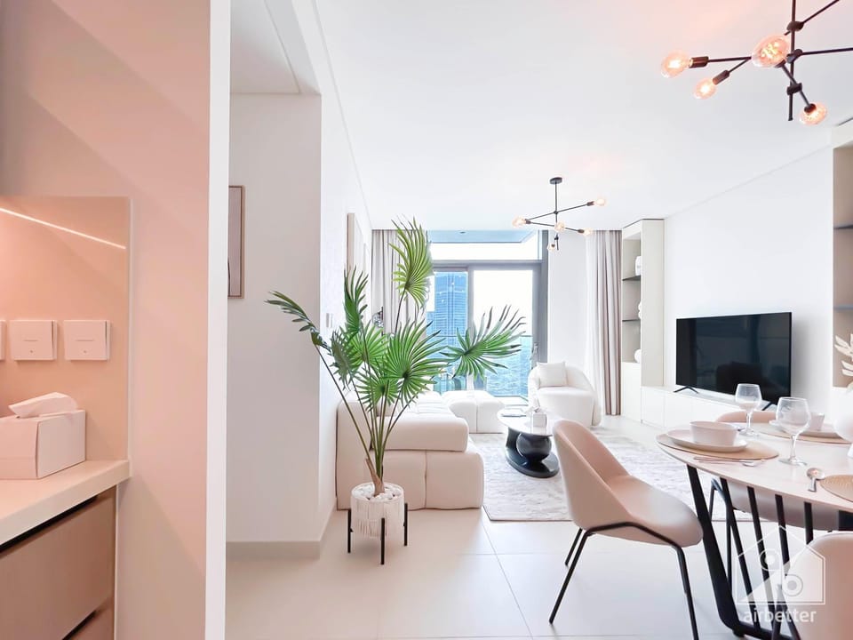 Full Luxury at Burj Crown 2B with City Views Apartment in Dubai