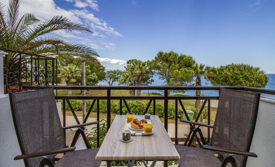 Day, Natural landscape, View (from property/room), Balcony/Terrace, Sea view