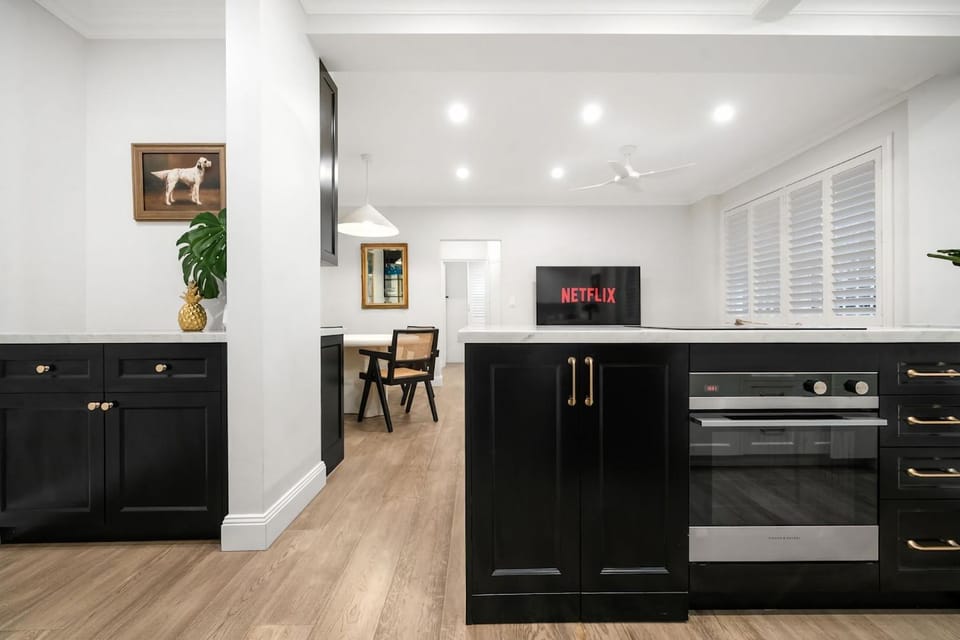 Easy Access 2BR Flat with Parking in Rose Bay Apartment in Sydney