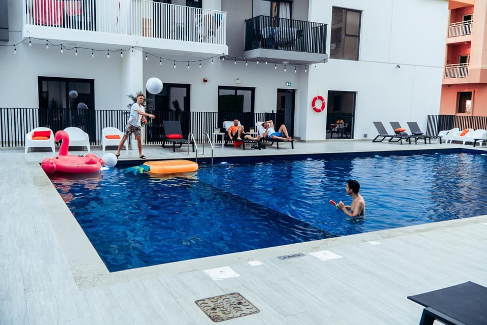 Swimming pool, Swimming pool