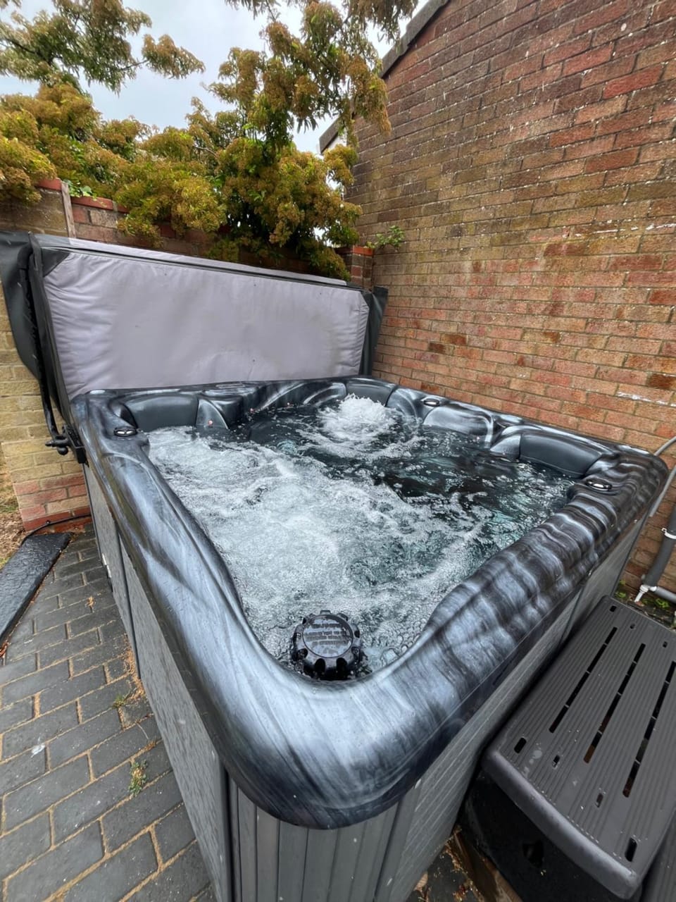 Hot Tub, Hot Tub