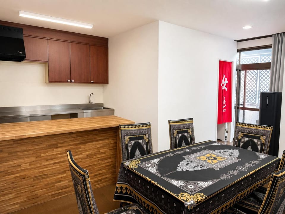 Living room, Dining area