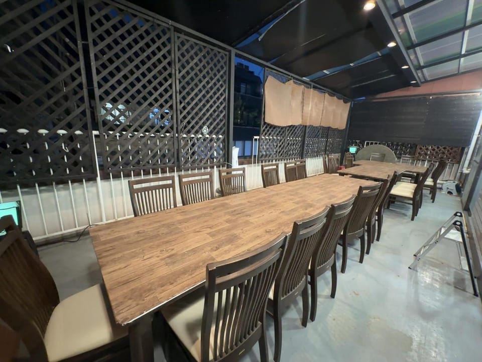 Seating area, Dining area