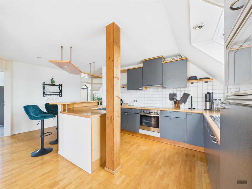 Kitchen or kitchenette, Dining area, dishwasher, stove