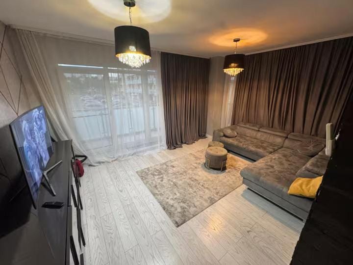 Communal lounge/ TV room, TV and multimedia, Living room, Photo of the whole room, Seating area, Evening entertainment