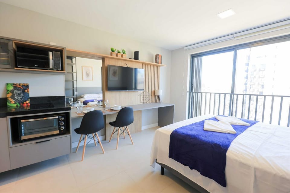 Bed, TV and multimedia, Photo of the whole room, Dining area