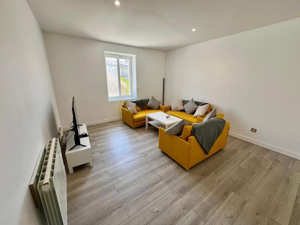 Spacieux T3 - 7 personnes - Poitiers Apartment in Poitiers