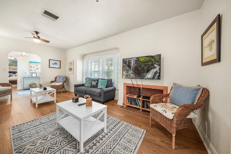 Hollywood Beach Bliss Villa Sleeps 10 House in Hollywood Beach