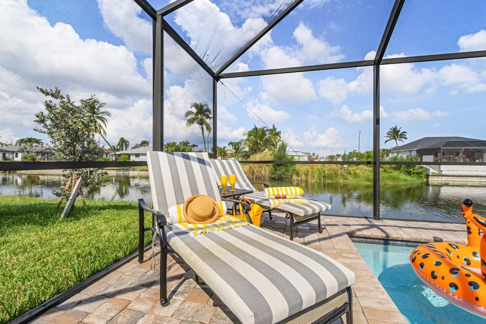 Canal Views & Private Pool - Nirvana on Niagara - Roelens Vacations House in Cape Coral