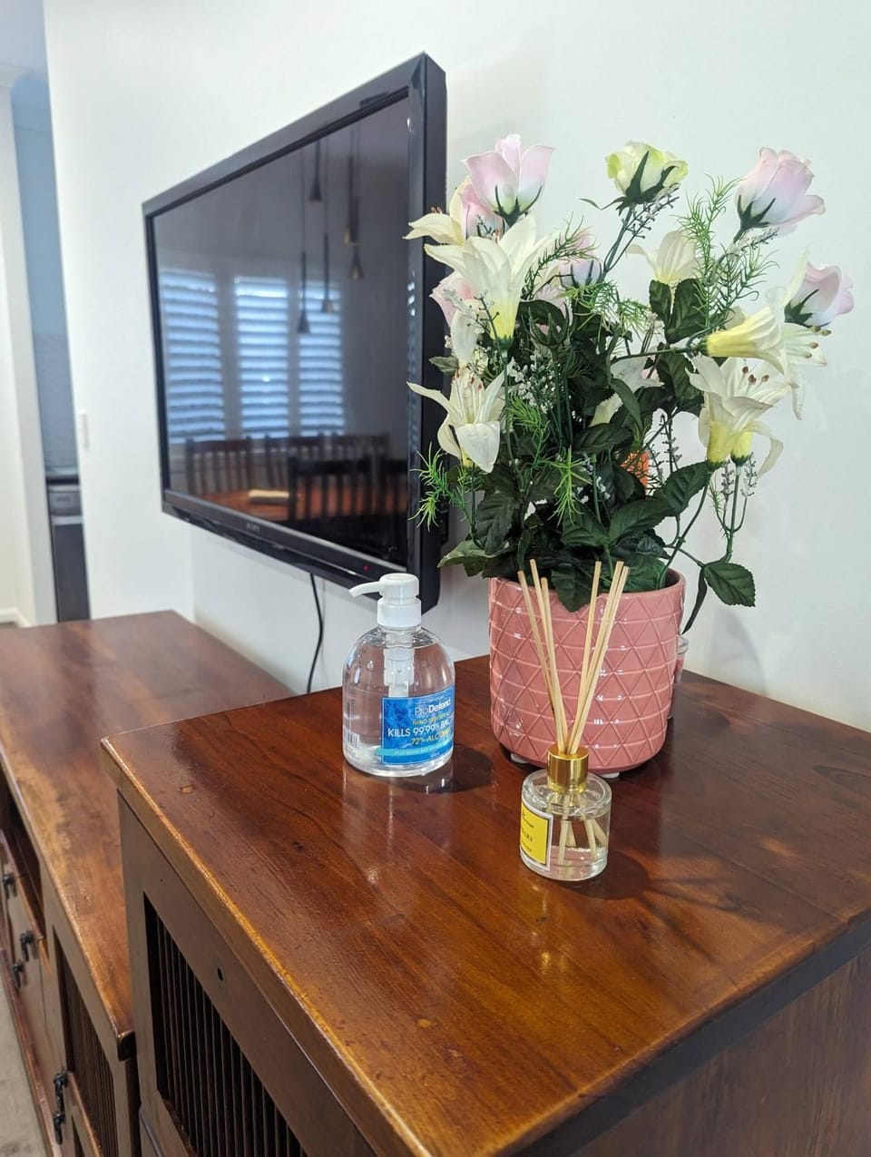 Immaculate Entire House in Chermside West 2-Beds House in Brisbane