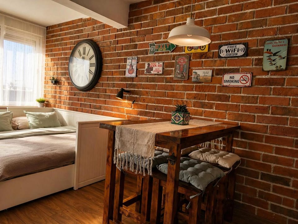 Bed, Living room