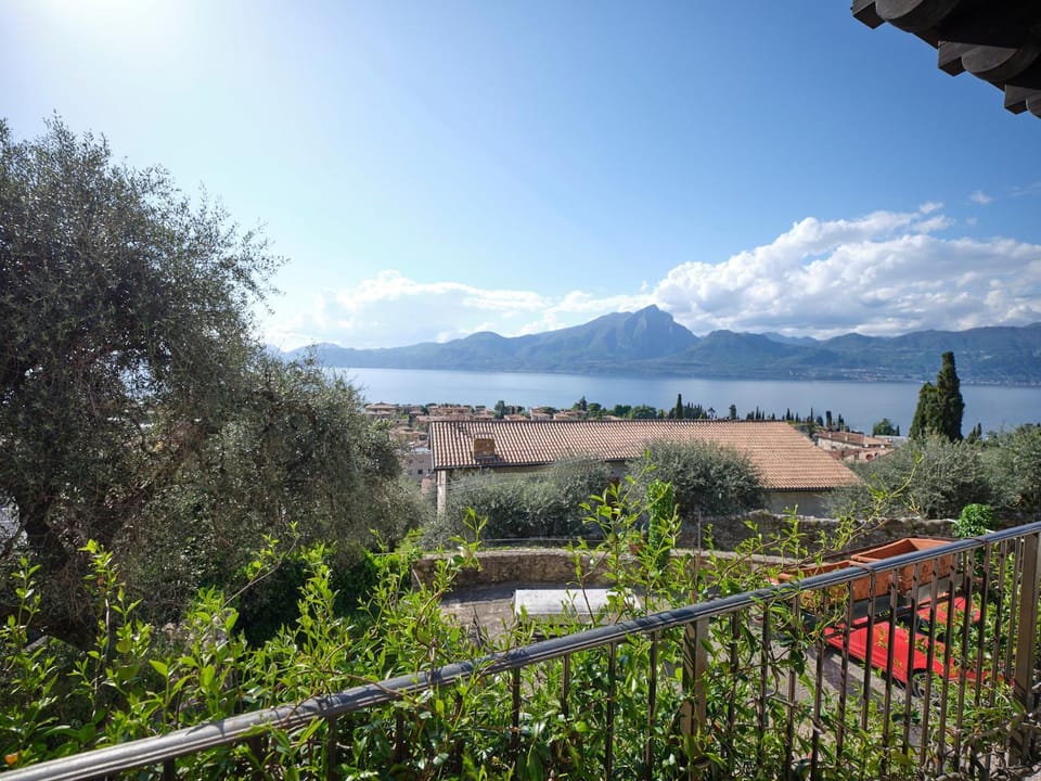 La Casa di Mia - country house House in Torri del Benaco