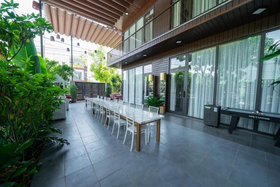Property building, Patio, Day, Garden, View (from property/room), Balcony/Terrace, Garden view