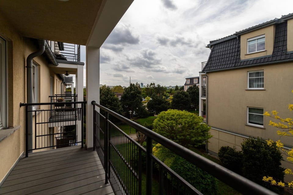 Property building, View (from property/room), Balcony/Terrace