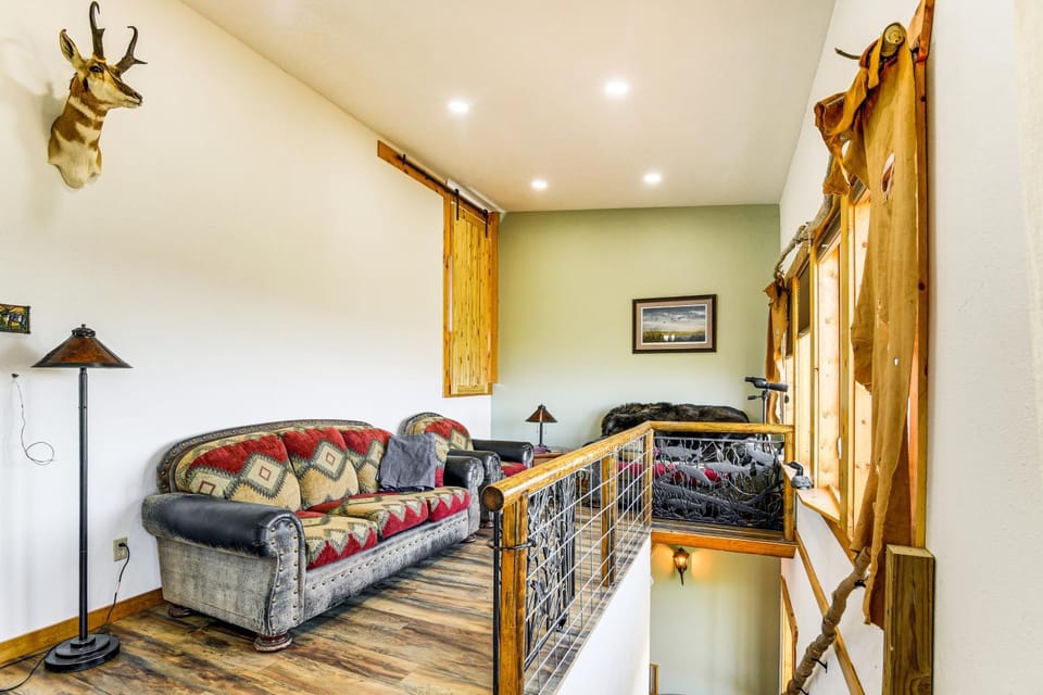 5 Mi to Lake: Secluded Pinedale Retreat w/ Sauna! House in Wyoming