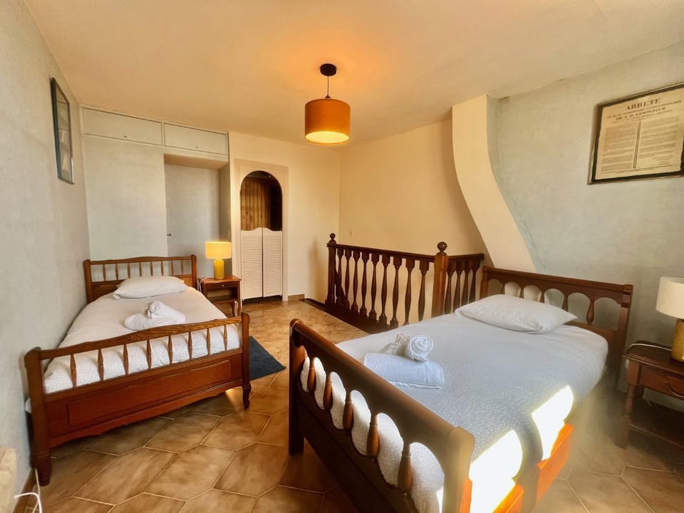 Bed, Bedroom