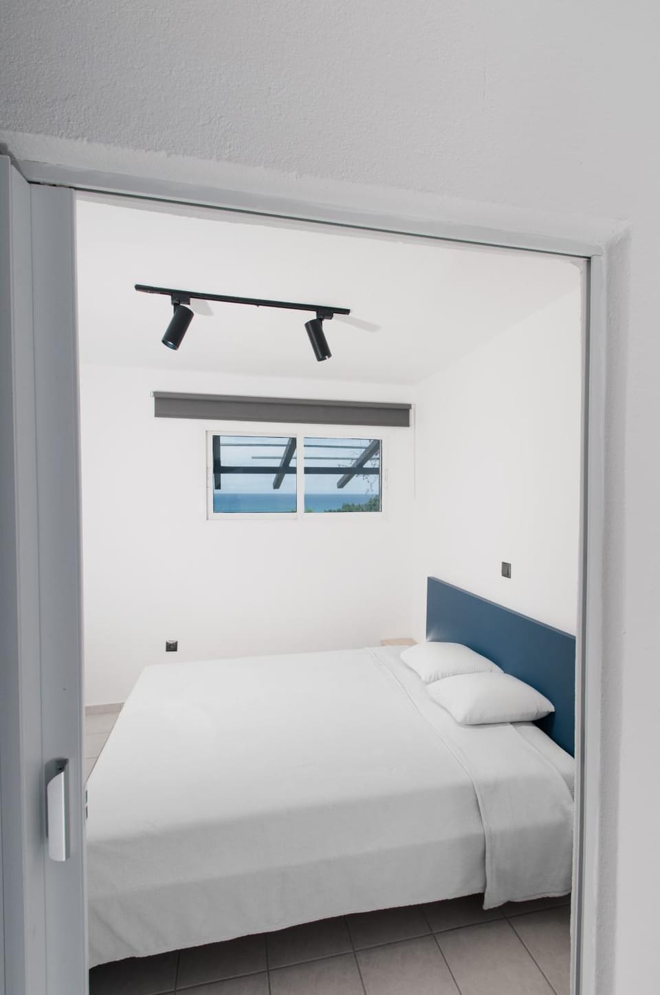 Blue & White Apartment in Halkidiki