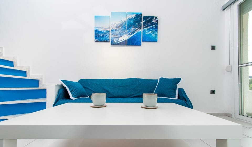 Blue & White Apartment in Halkidiki