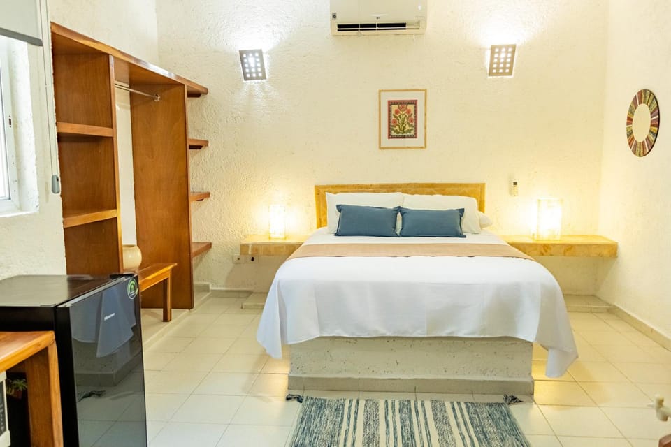 Bed, Photo of the whole room, Bedroom, air conditioner