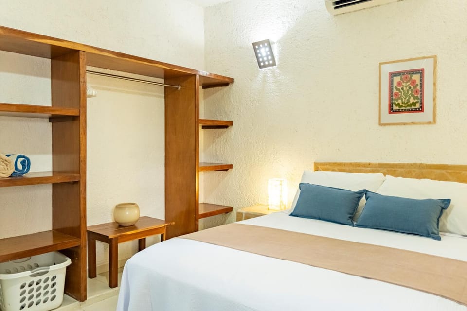Bed, Photo of the whole room, Bedroom, air conditioner