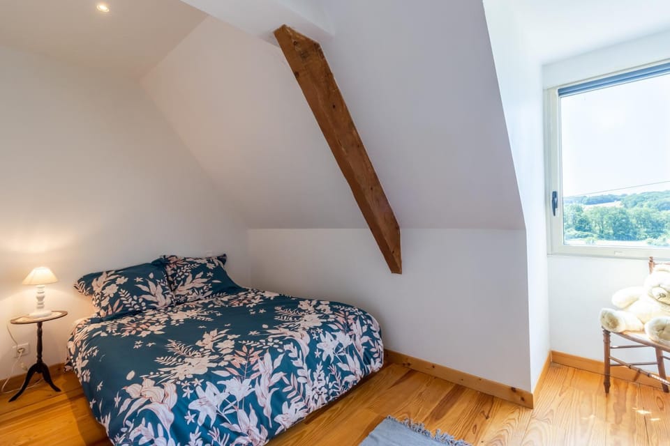 Property building, Living room, Bedroom