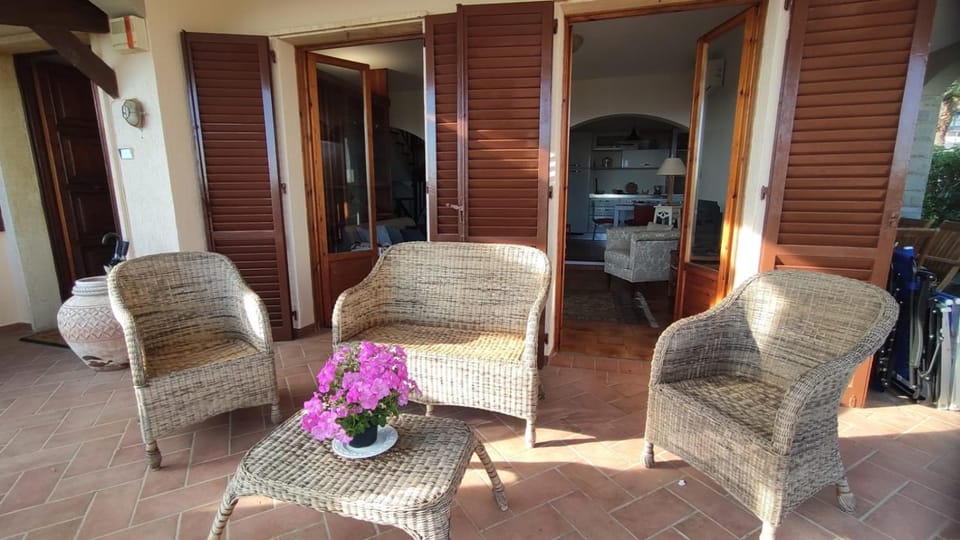 Patio, Seating area