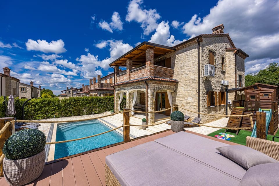 E-villa Vintage Istria with heated and covered pool Villa in Istria County