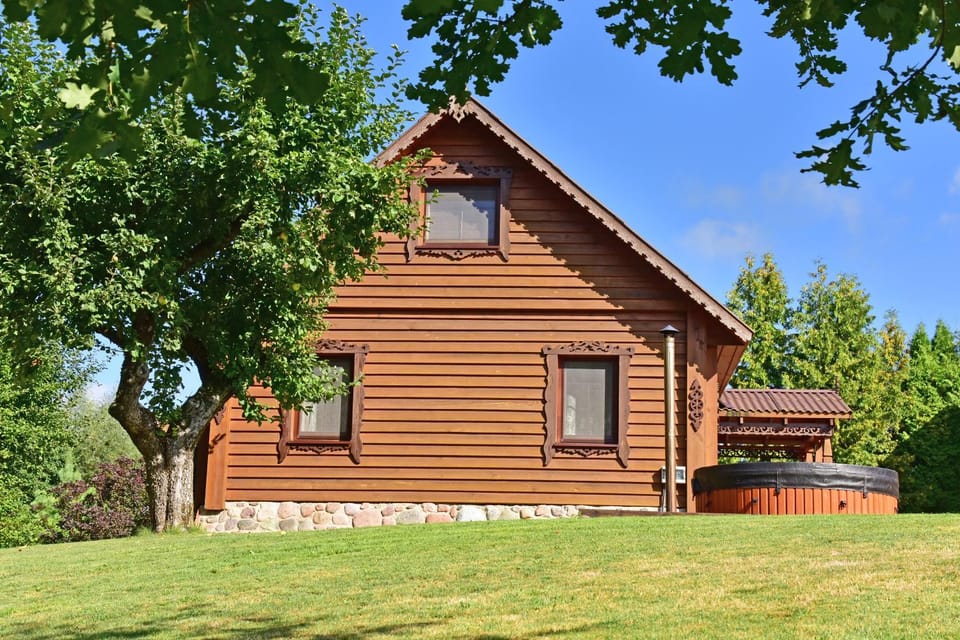 Property building, Day