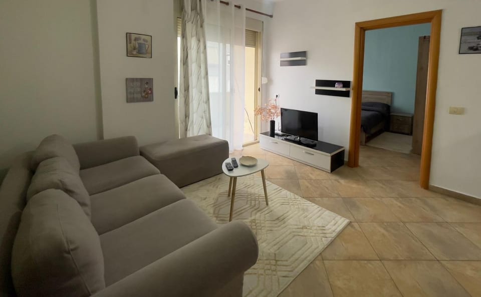 Spacious Apartment with Balcony Apartment in Tirana