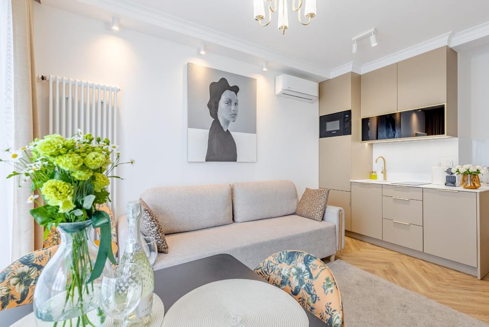 Kitchen or kitchenette, Living room, Dining area