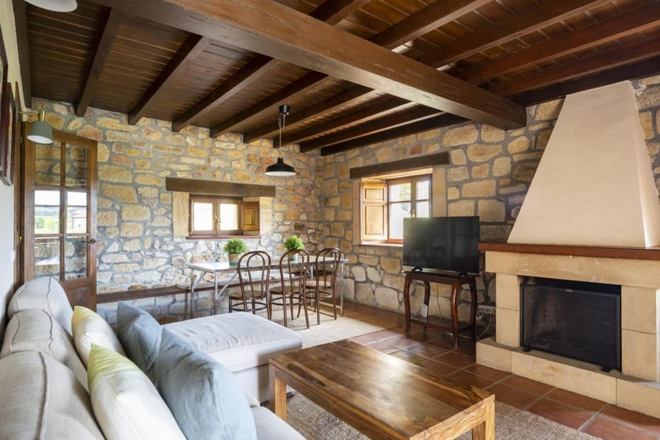 Alojamiento Rural Casa Roble -13802 House in Cantabria
