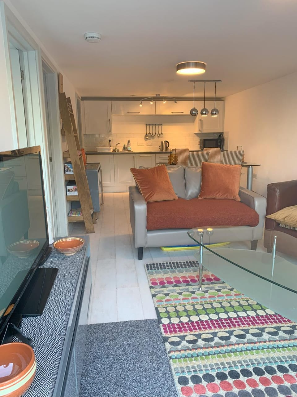 Kitchen or kitchenette, Living room