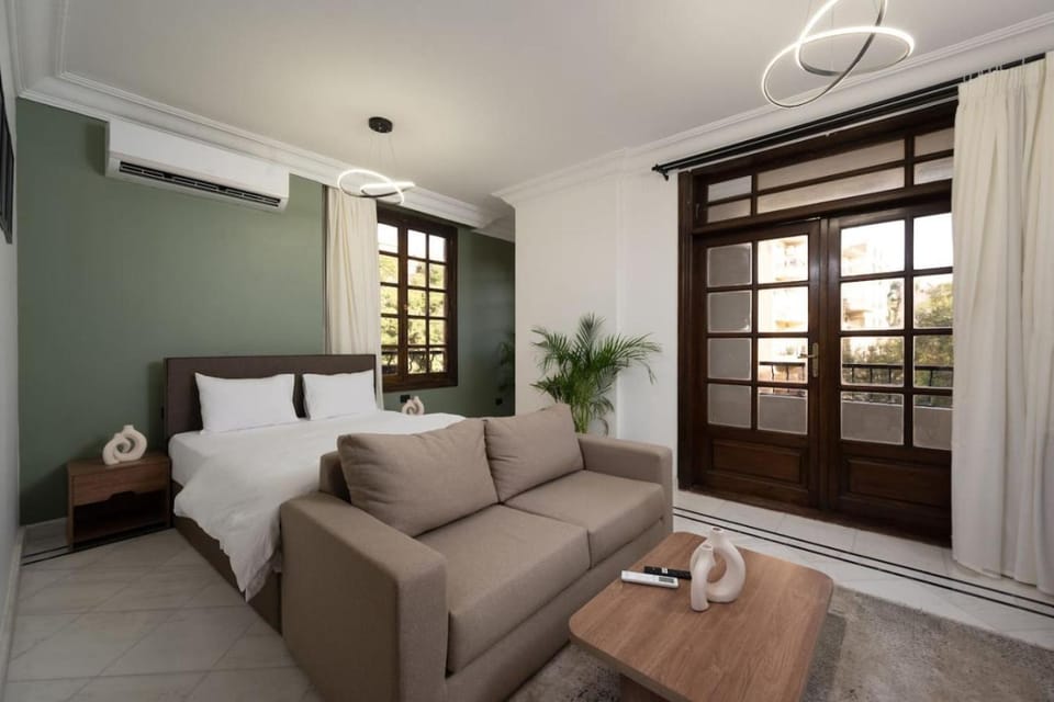 Bed, Photo of the whole room, Seating area, Bedroom