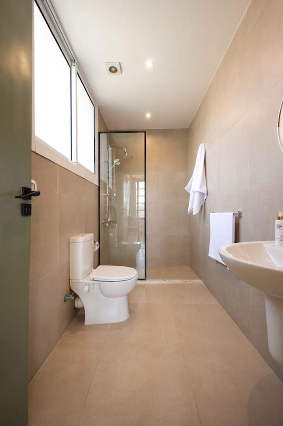 Bathroom, bidet, towels