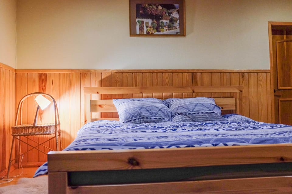 Bed, Other, Decorative detail, Bedroom, Pets, Guests, Garden view, children